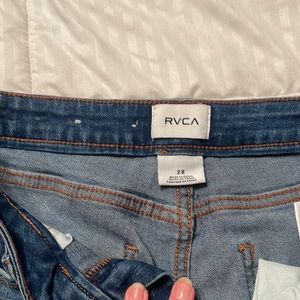 Jeggings distressed at the knee, high rise